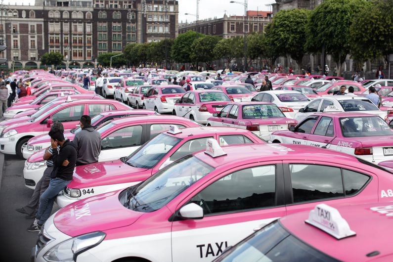 Hasta 100 mil pesos dará gobierno de CDMX para que taxistas adquieran vehículo híbrido